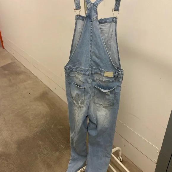 Distressed  overalls - Picture 4 of 7